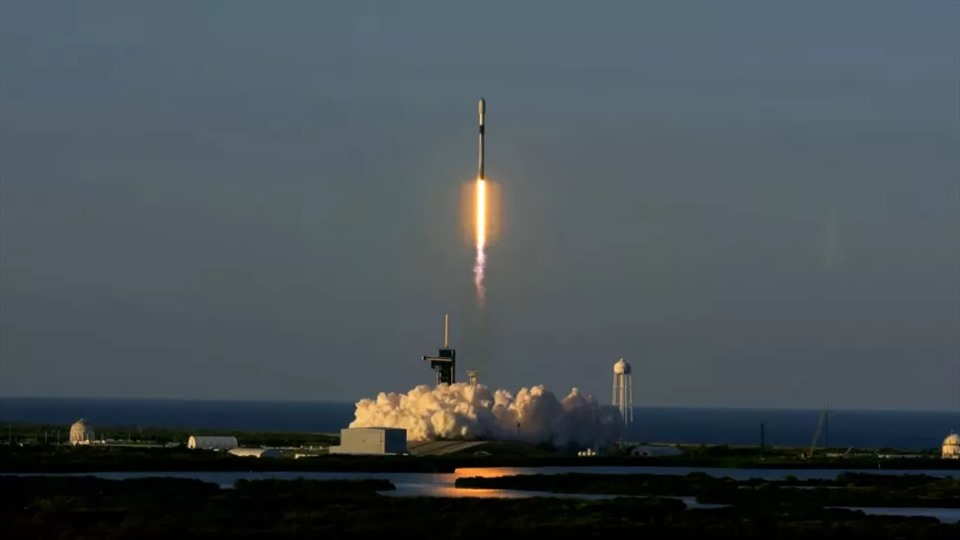 SpaceX khai màn hoành tráng đầu năm mới